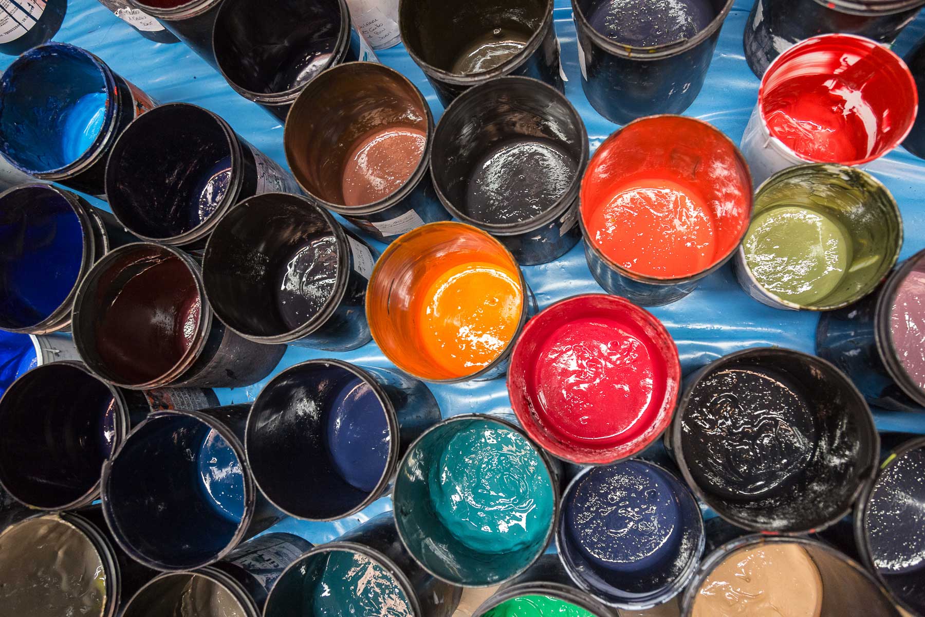 Contenitori con i colori